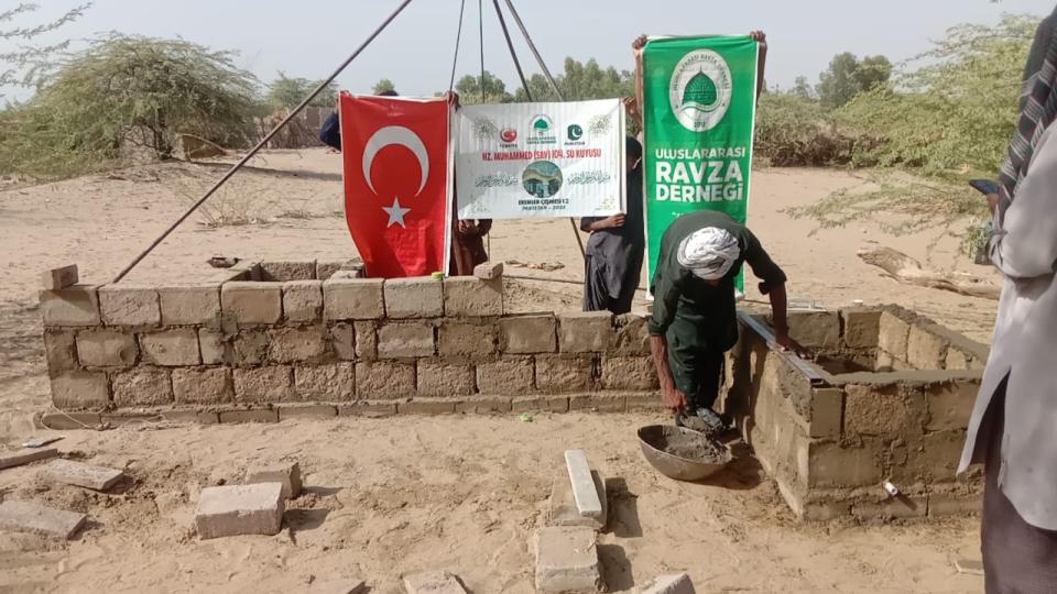 HZ. MUHAMMED S.A.V ADINA 104.SU KUYUMUZU ASYA PAKİSTAN BÖLGESİNDE AÇTIK ELHAMDÜLİLLAH