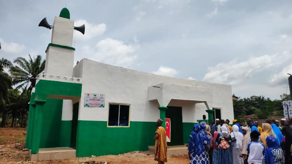 Siz Değerli Bağışçılarımızın Katkısı ile Afrika Nijerya'daki Muhsinin Cami Hizmete Girdi.
