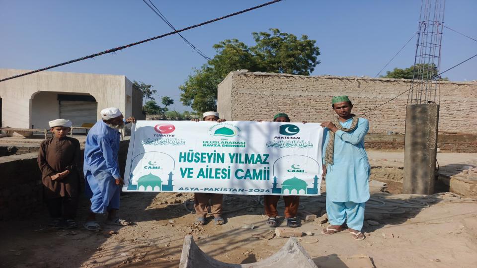 Pakistan'da Yapımına Başlanan Hüseyin Yılmaz ve Ailesi Camii İnşa Çalışmaları Tüm Hızıyla Devam Ediyor.