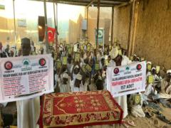 “Kur’an-ı Kerim Hediyesiyle Afrika’da Gönüllere Rahmet Taşıyoruz..