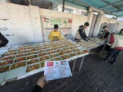 RAMAZAN BOYUNCA ONBİNLERCE GAZZELİ KARDEŞLERİMİZE İFTAR VERMEYE DEVAM EDECEĞİZ .