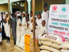 Afrika Kamerun\'da bulunan İhramcızade İsmail Hakkı Toprak Hz. yetimhane ve medresemizdeki çocuklarımızın 2026 Nisan ayı itibariyle aylık iaşeleri alınmıştır. 