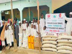 Afrika Kamerun\'da bulunan İhramcızade İsmail Hakkı Toprak Hz. yetimhane ve medresemizdeki çocuklarımızın 2026 Nisan ayı itibariyle aylık iaşeleri alınmıştır. 