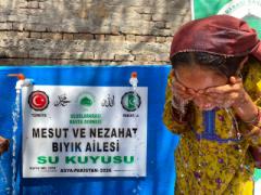 Değerli hayırsever Mesut ve Nezahat Bıyığın katkıları ile Pakistan\'da açılan motorlu ve iki çeşmeli su kuyumuz hizmete girmiştir.