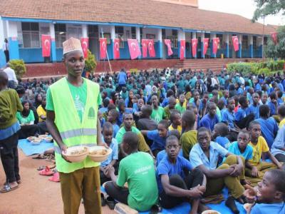 Hakan Beştepe İçin Uganda da Su Kuyusu Açıldı