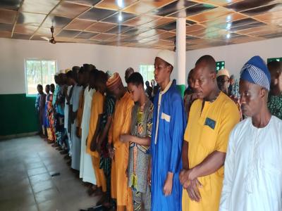 Siz Değerli Bağışçılarımızın Katkısı ile Afrika Nijerya\'daki Muhsinin Cami Hizmete Girdi.