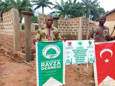 Afrika Benindeki Kılıçarslan & Düzenli Cami İnşa Çalışmaları Tüm Hızıyla Devam Ediyor.