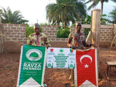 Afrika Benindeki Kılıçarslan & Düzenli Cami İnşa Çalışmaları Tüm Hızıyla Devam Ediyor.