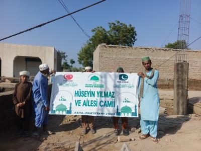 Pakistan\'da Yapımına Başlanan Hüseyin Yılmaz ve Ailesi Camii İnşa Çalışmaları Tüm Hızıyla Devam Ediyor.