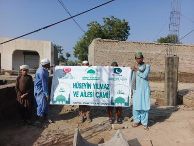 Pakistan\'da Yapımına Başlanan Hüseyin Yılmaz ve Ailesi Camii İnşa Çalışmaları Tüm Hızıyla Devam Ediyor.